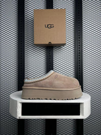 UGG Slides