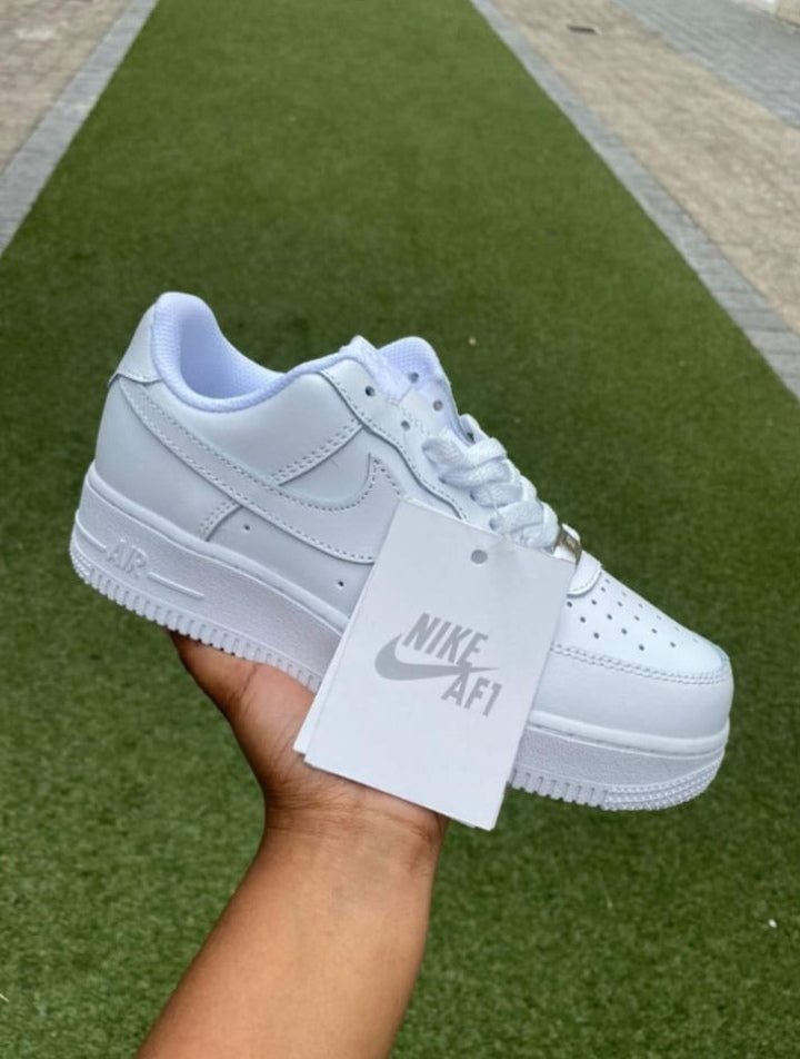Nike AF1 (Black & white)